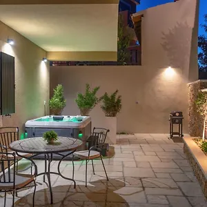  Apartman Teona Luxury With Jacuzzi And Garden View