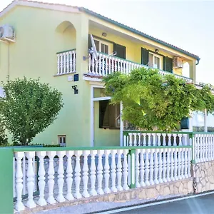  Apartment Pelicaric Dugi Otok