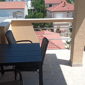  Apartman Frka Petesic